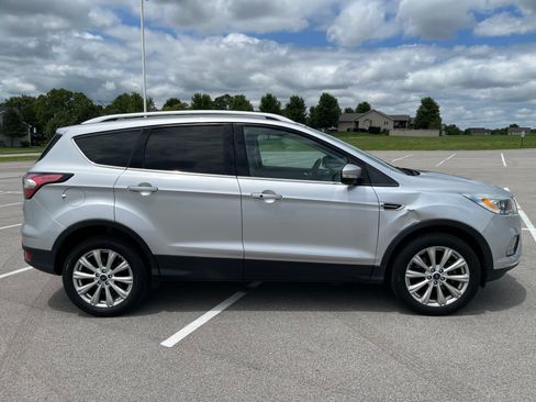 Used 2017 Ford Escape Titanium AWD/4WD image 4