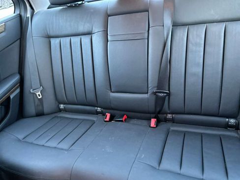 Used 2010 Mercedes-Benz E 550 4MATIC Sedan image 10