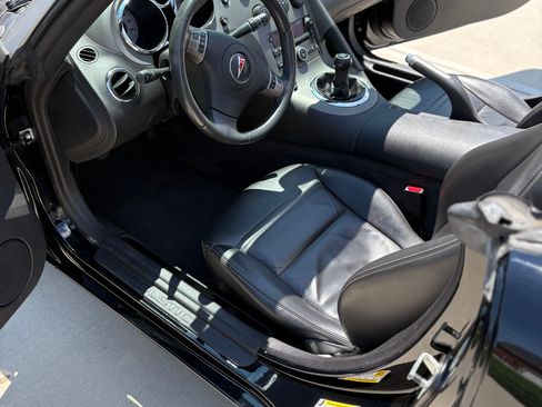 Used 2006 Pontiac Solstice Convertible w/ Premium Package RWD image 13
