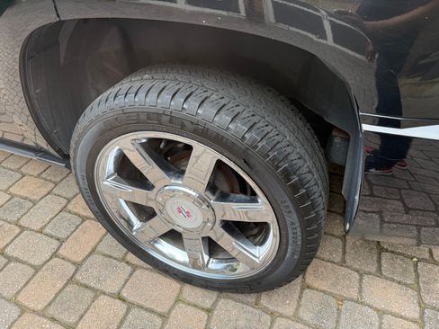 Used 2009 Cadillac Escalade 2WD image 6