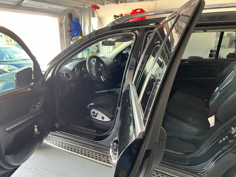 Used 2011 Mercedes-Benz GL 450 4MATIC image 9