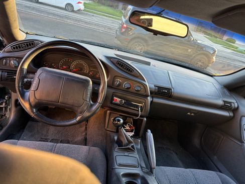 Used 1996 Chevrolet Camaro Z28 image 9