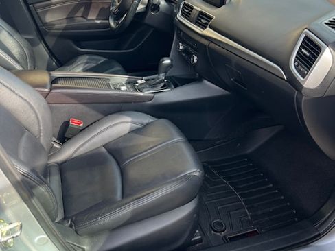 Used 2017 MAZDA MAZDA3 Touring image 6