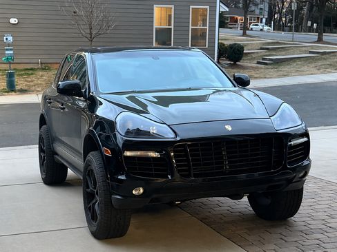 Used 2009 Porsche Cayenne Turbo AWD/4WD image 1