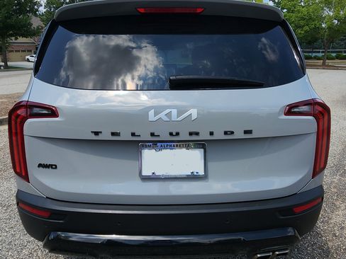 Used 2022 Kia Telluride SX w/ SX Prestige Package image 5
