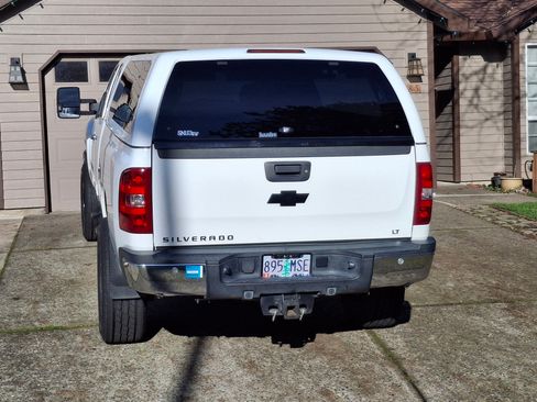 Used 2011 Chevrolet Silverado 3500 LT w/ Interior Plus Package image 9