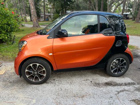 Used 2016 smart fortwo passion image 1