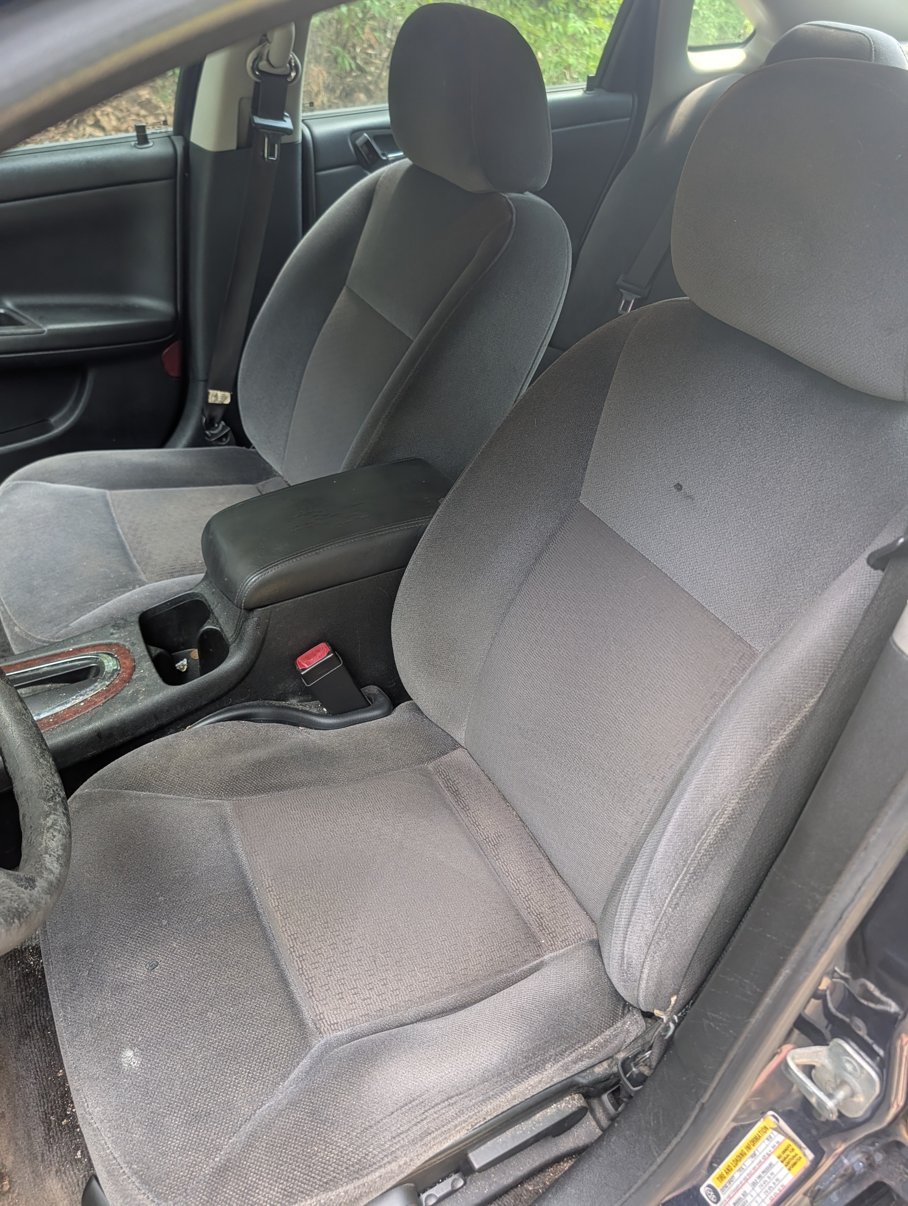Used 2010 Chevrolet Impala LS FWD image 4
