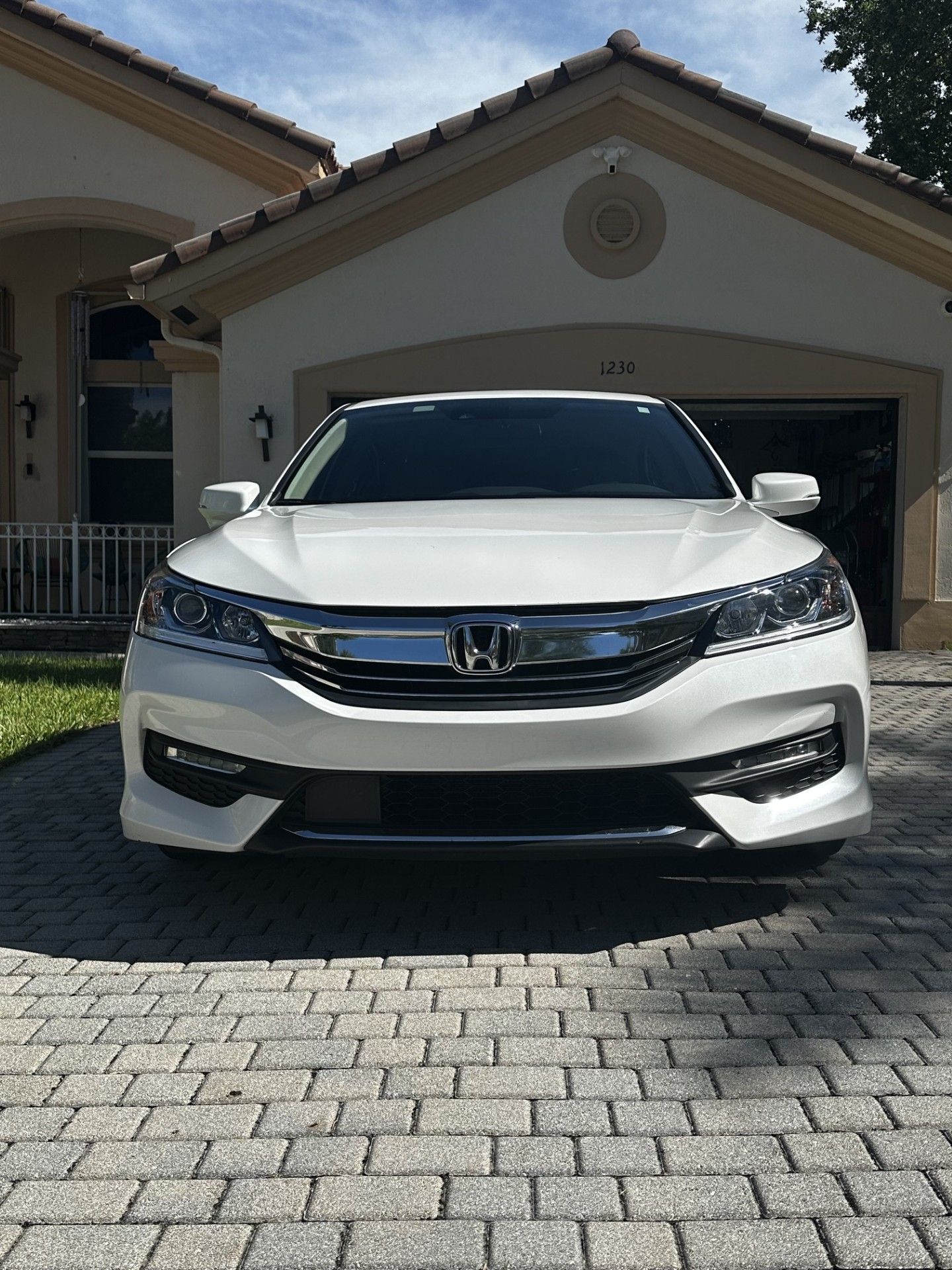 Used 2016 Honda Accord EX image 5