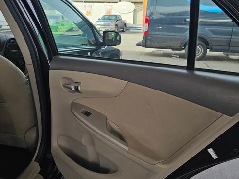 Used 2010 Toyota Corolla LE image 19