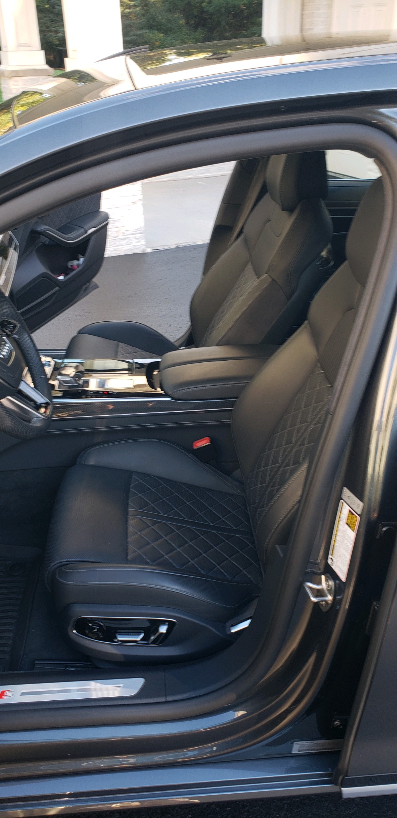Used 2023 Audi S8 AWD/4WD image 8