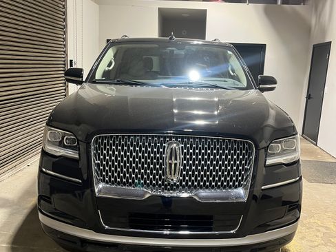 Used 2022 Lincoln Navigator Reserve AWD/4WD image 10