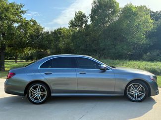 Used 2017 Mercedes-Benz E 300 video 1
