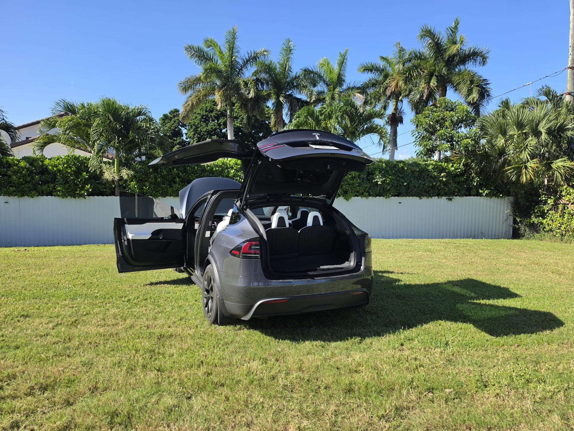 Used 2022 Tesla Model X AWD/4WD image 2