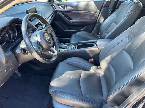 Used 2018 MAZDA MAZDA3 Grand Touring image 8