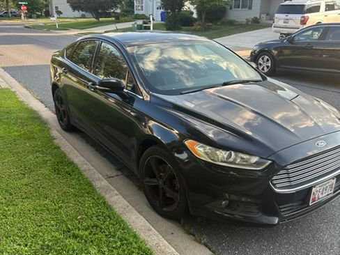 Used 2016 Ford Fusion SE AWD/4WD image 2