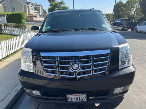 Used 2008 Cadillac Escalade AWD image 4