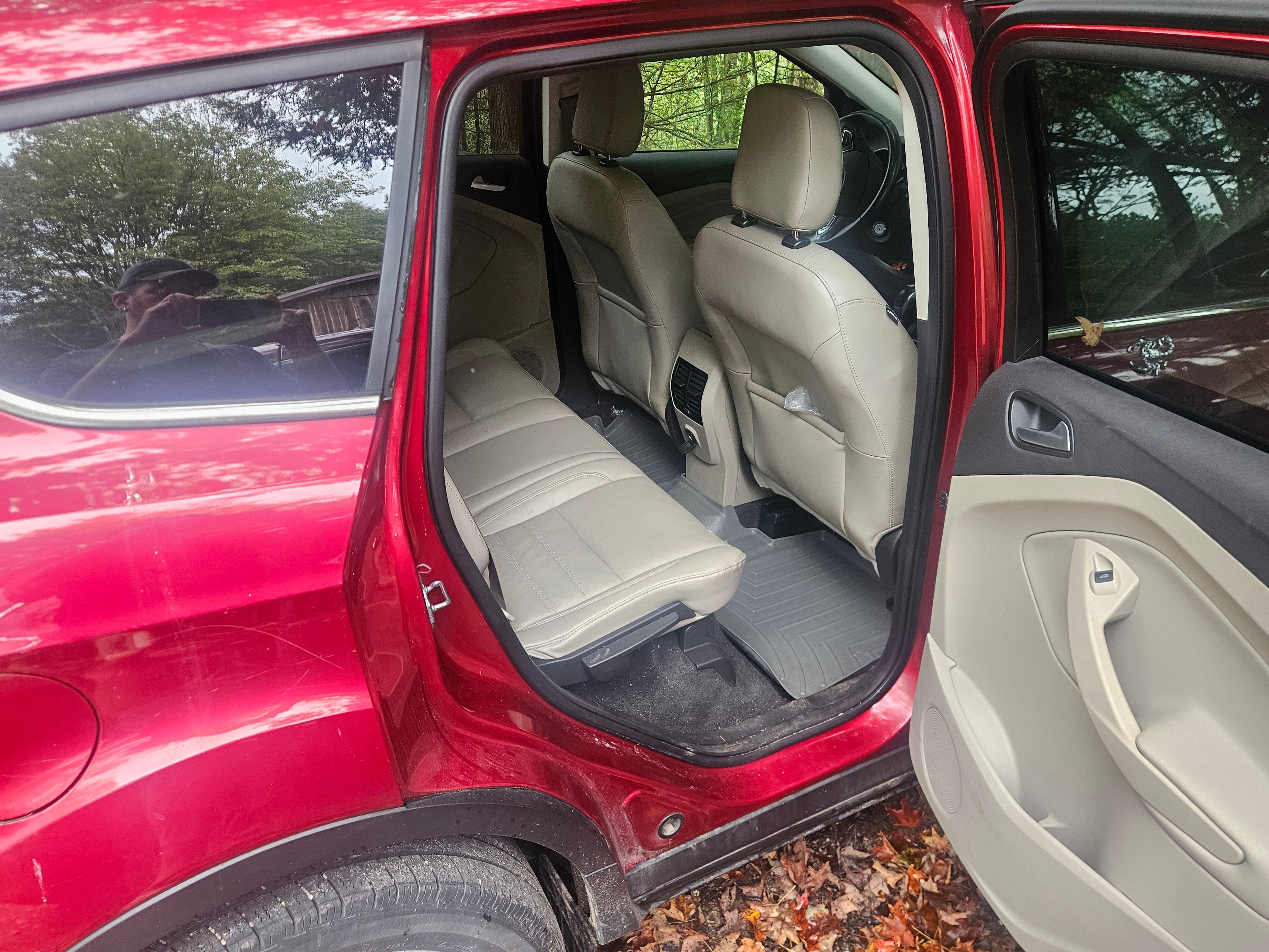 Used 2018 Ford Escape SEL w/ Ford Safe & Smart Package AWD/4WD image 13