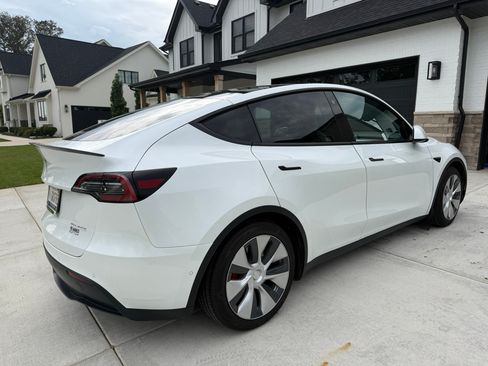 Used 2022 Tesla Model Y Performance AWD/4WD image 12