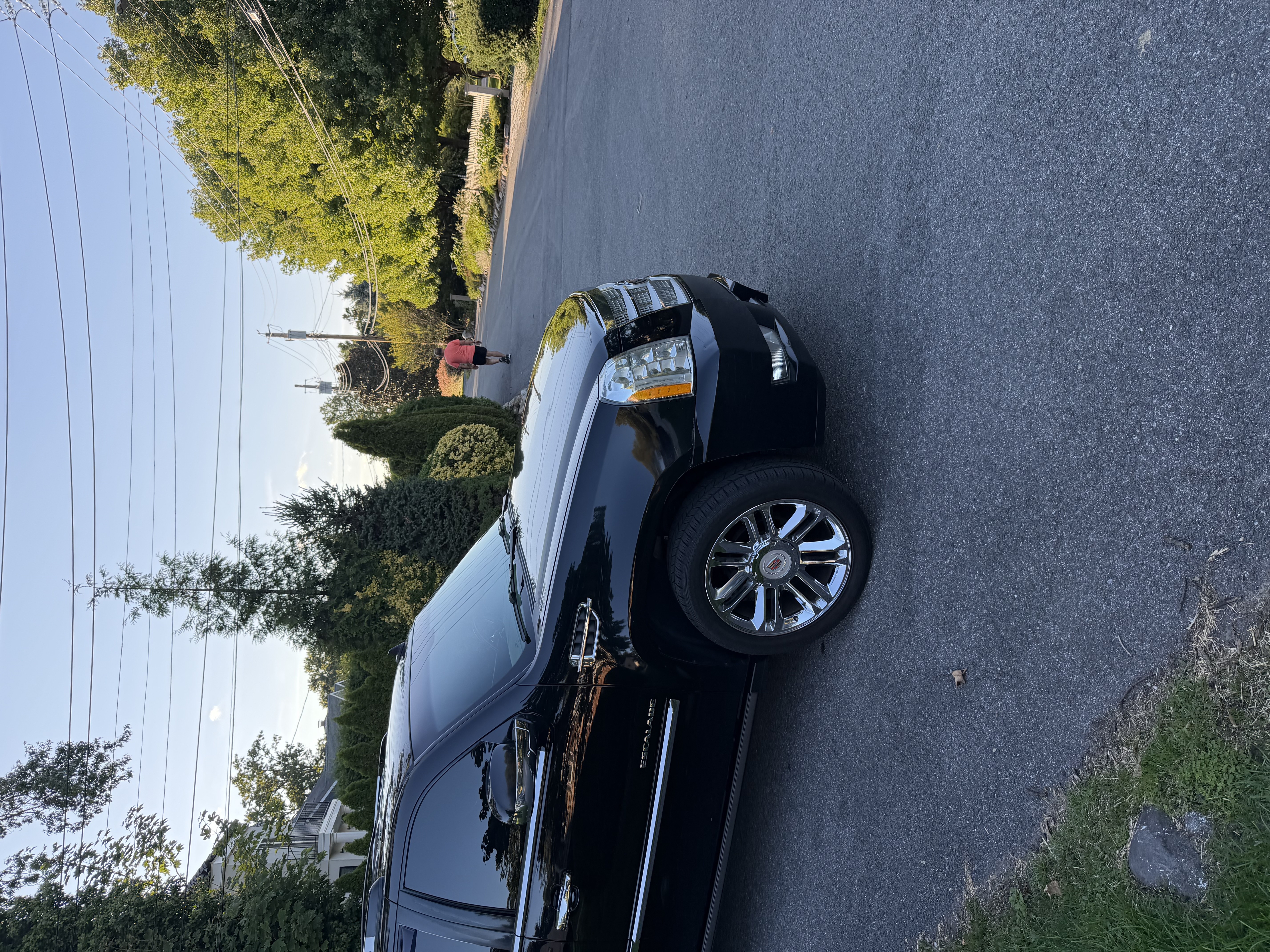 Used 2013 Cadillac Escalade Platinum AWD/4WD image 10