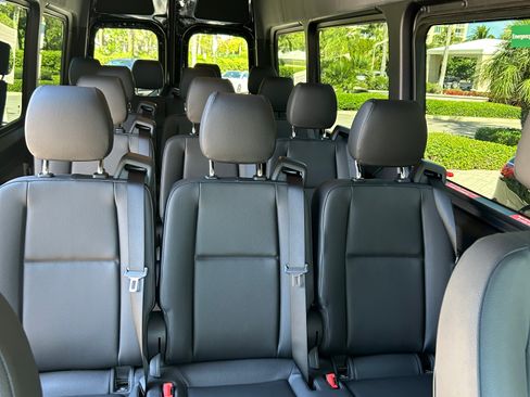 Used 2025 Mercedes-Benz Sprinter 2500 image 12