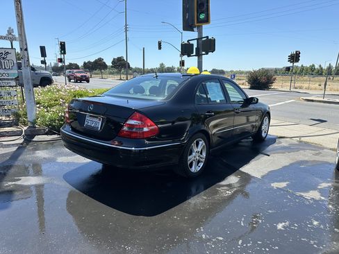 Used 2004 Mercedes-Benz E 500 Sedan image 5