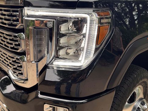 Used 2022 GMC Sierra 3500 Denali w/ Denali Ultimate Package AWD/4WD image 6