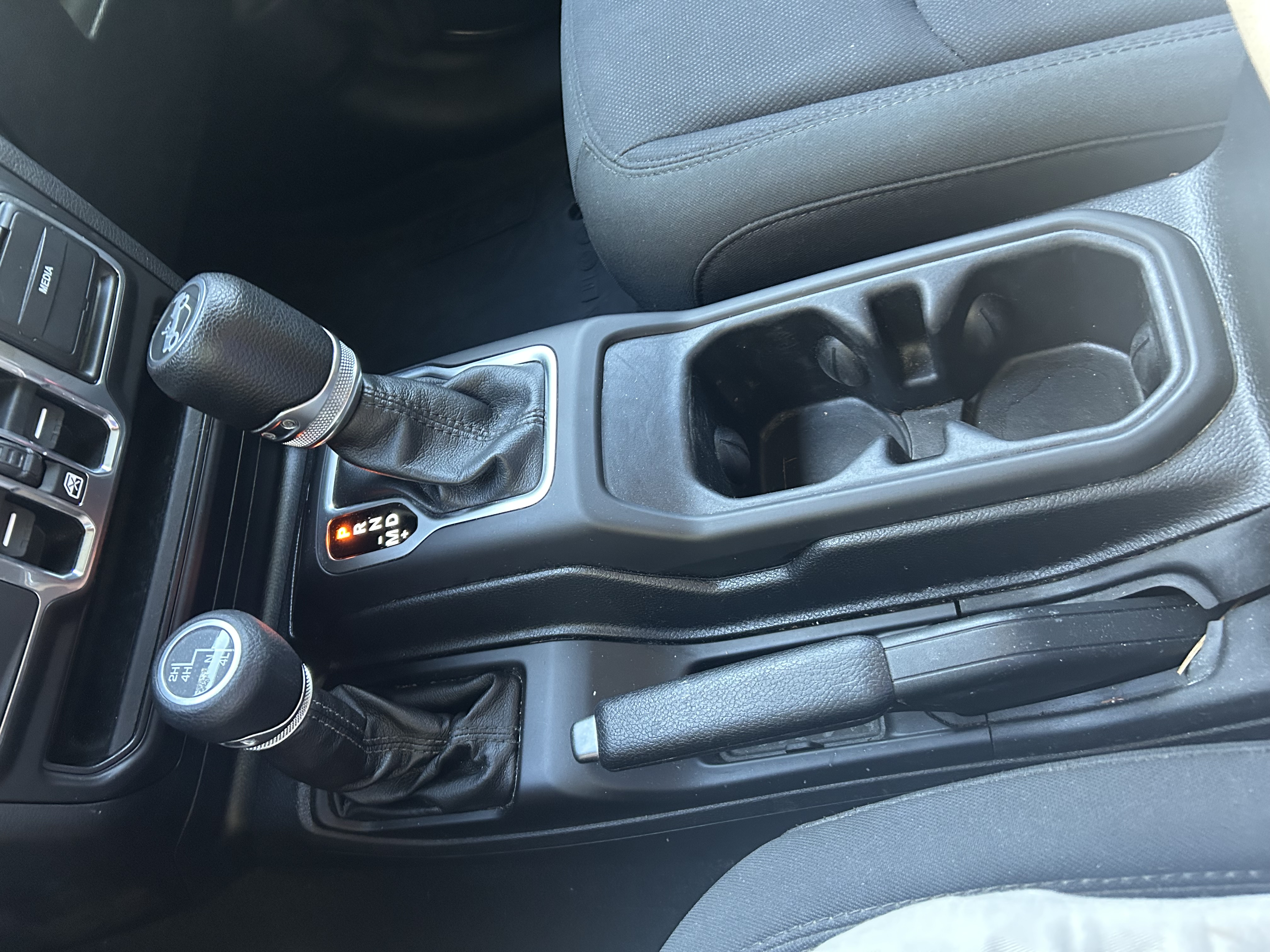 Used 2018 Jeep Wrangler Unlimited Sport S AWD/4WD image 16