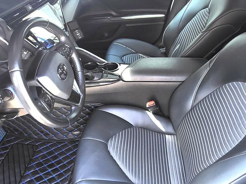 Used 2020 Toyota Camry SE image 12