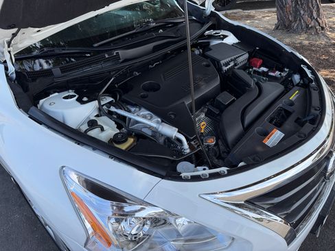 Used 2015 Nissan Altima 2.5 SL w/ Technology Package image 21