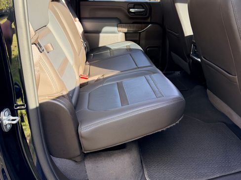 Used 2022 GMC Sierra 3500 Denali w/ Denali Ultimate Package image 15