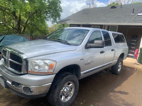 Used 2006 Dodge Ram 2500 Truck SLT w/ Quad Cab Big Horn Value Group image 2