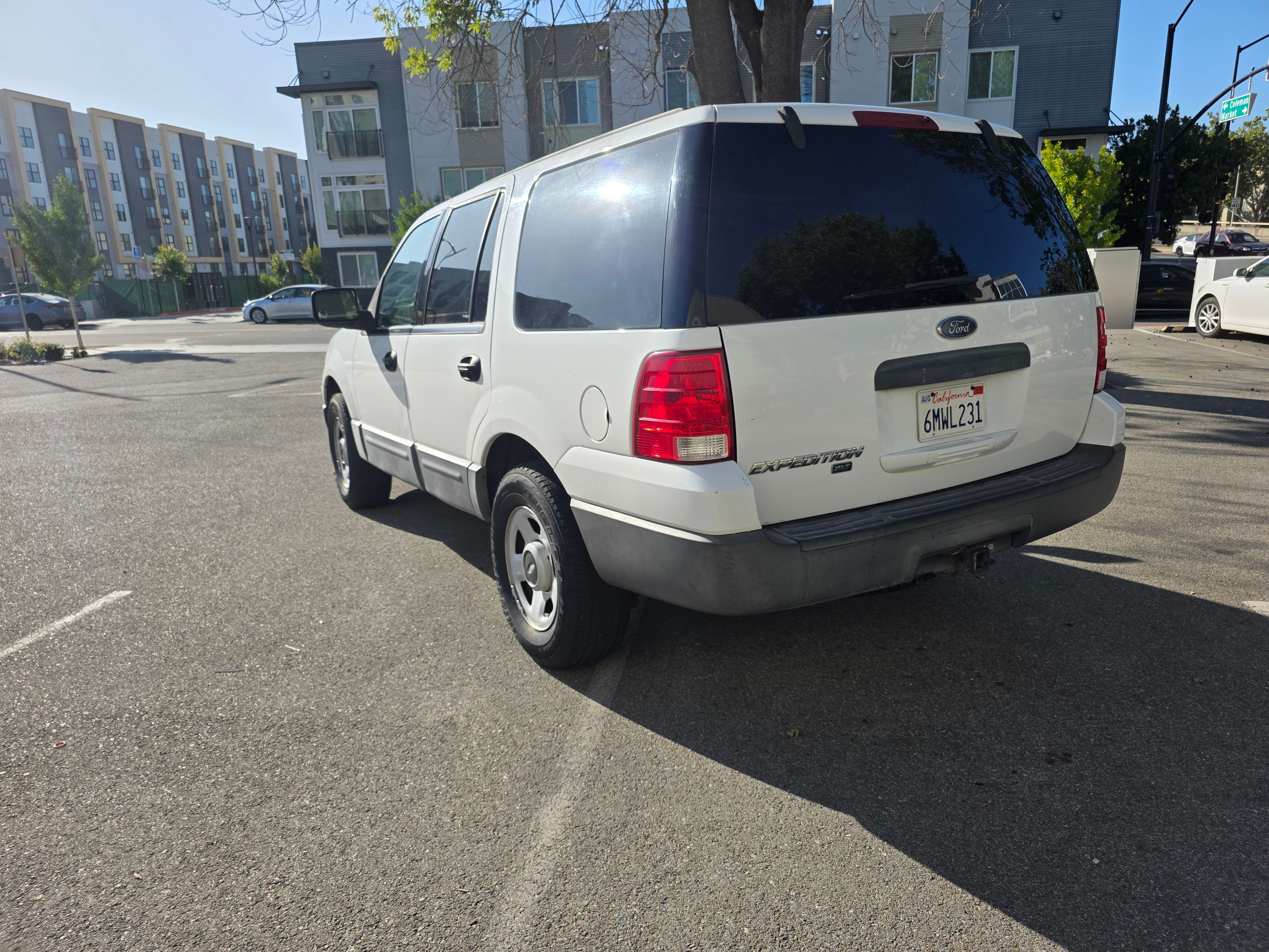 Used 2004 Ford Expedition XLT AWD/4WD image 8