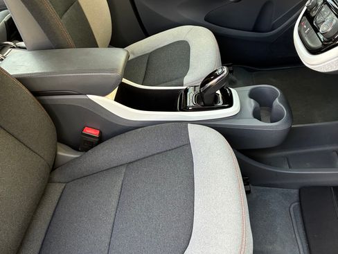 Used 2017 Chevrolet Bolt LT image 18