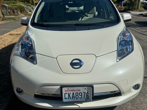 Used 2012 Nissan Leaf SL image 8