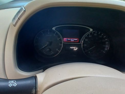 Used 2015 Nissan Pathfinder Platinum w/ Cargo Package image 13