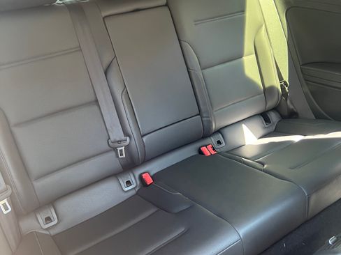 Used 2015 Volkswagen Golf S image 14