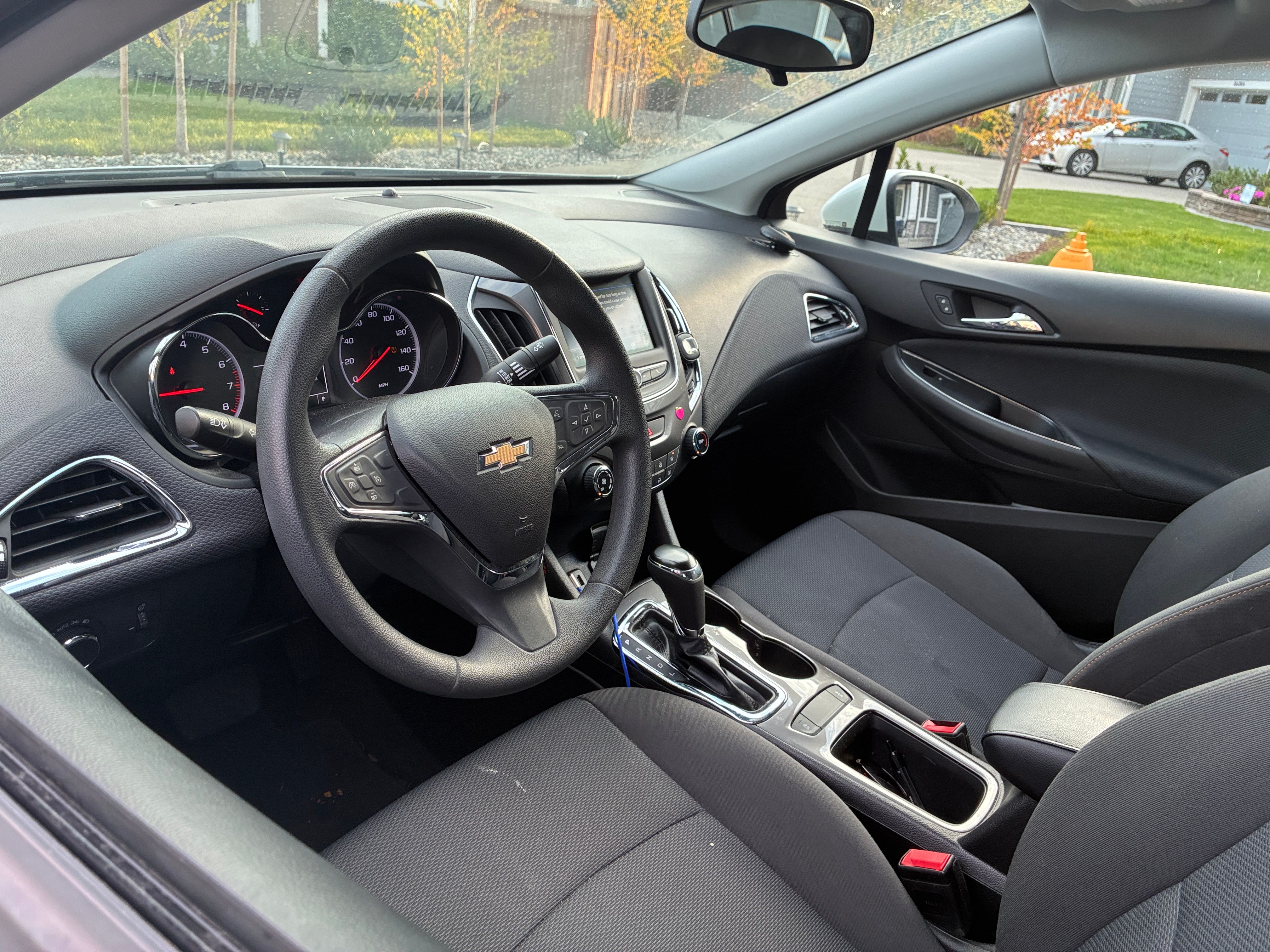 Used 2019 Chevrolet Cruze Sedan FWD image 4