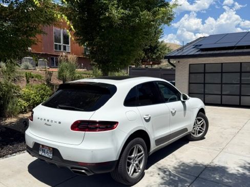 Used 2018 Porsche Macan Sport Edition AWD/4WD image 2