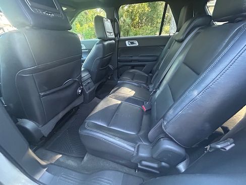 Used 2011 Ford Explorer XLT w/ 202A Rapid Spec Order Code image 5