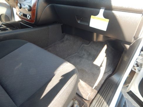 Used 2011 Chevrolet Avalanche LS RWD image 8