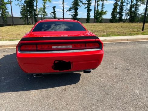 Used 2010 Dodge Challenger R/T image 2