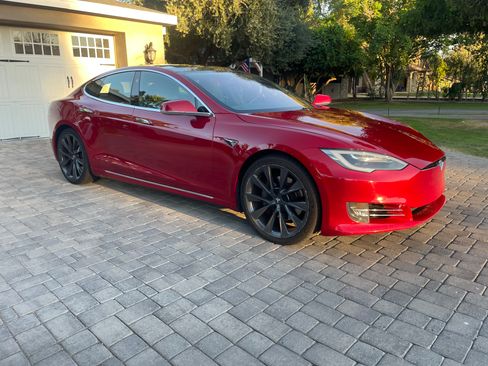 Used 2018 Tesla Model S 100D image 2