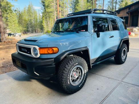 Used 2014 Toyota FJ Cruiser 4WD w/ Trail Teams Ultimate Edition image 2