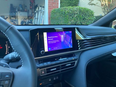 Used 2025 Toyota Camry SE image 10