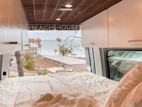 Used 2012 Mercedes-Benz Sprinter 2500 image 1