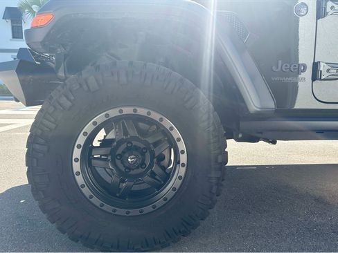 Used 2022 Jeep Wrangler Unlimited Sport image 10