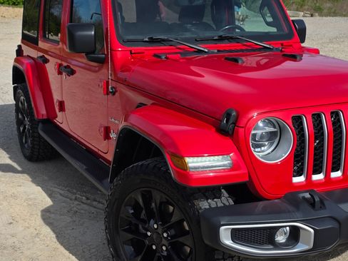 Used 2021 Jeep Wrangler Unlimited Sahara w/ Cold Weather Group image 12