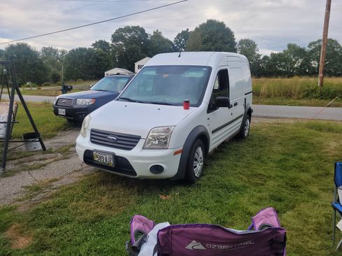 Used 2012 Ford Transit Connect XLT image 4