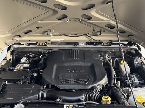 Used 2018 Jeep Wrangler Unlimited Sport S image 11